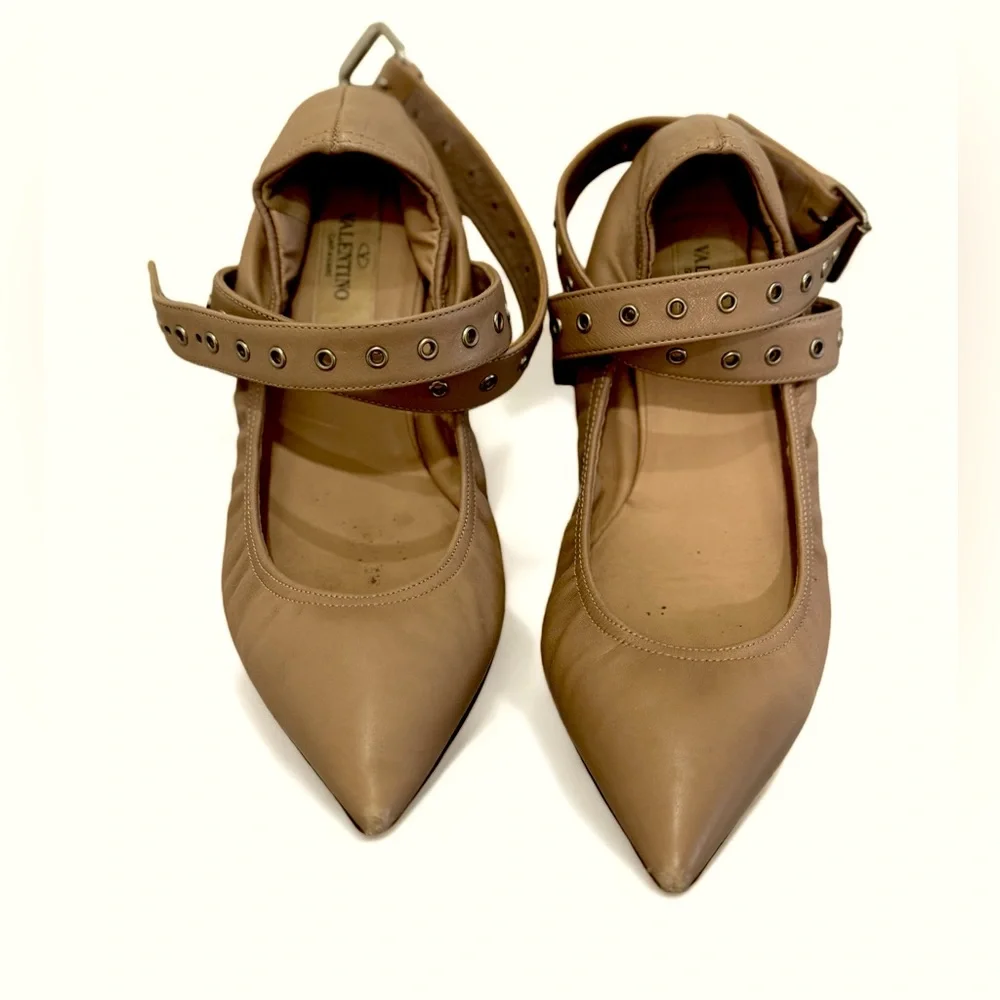 Valentino Pointed Toe Love Latch Ankle Strap Nude Pink Flats with Grommets - Picture 2 of 10